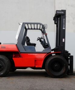 Toyota 8000kg Diesel forklift with 2 stage mast Sideshift & Fork Positioning